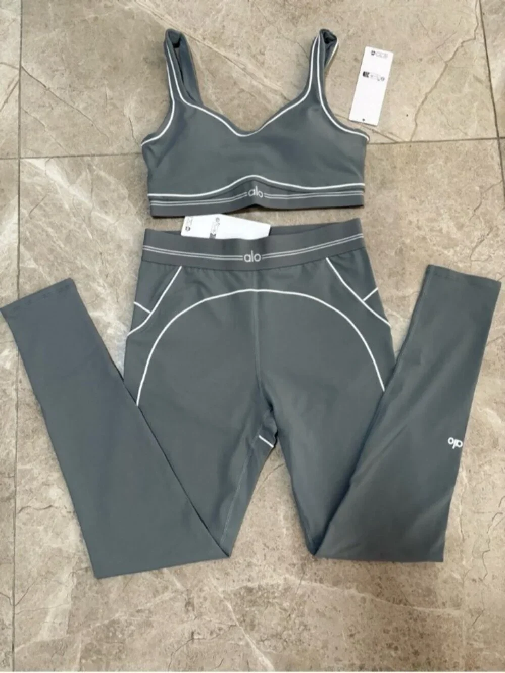 ALO Yoga Slate Gray Sculpting Leggings & Matching Sports Bra Set